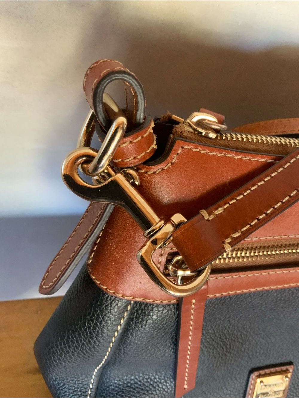 Dooney Bourke Pebble Grain Crossbody 25 - Picture 6 of 16